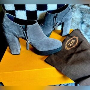 Tods Gomma grey suede ankle boots